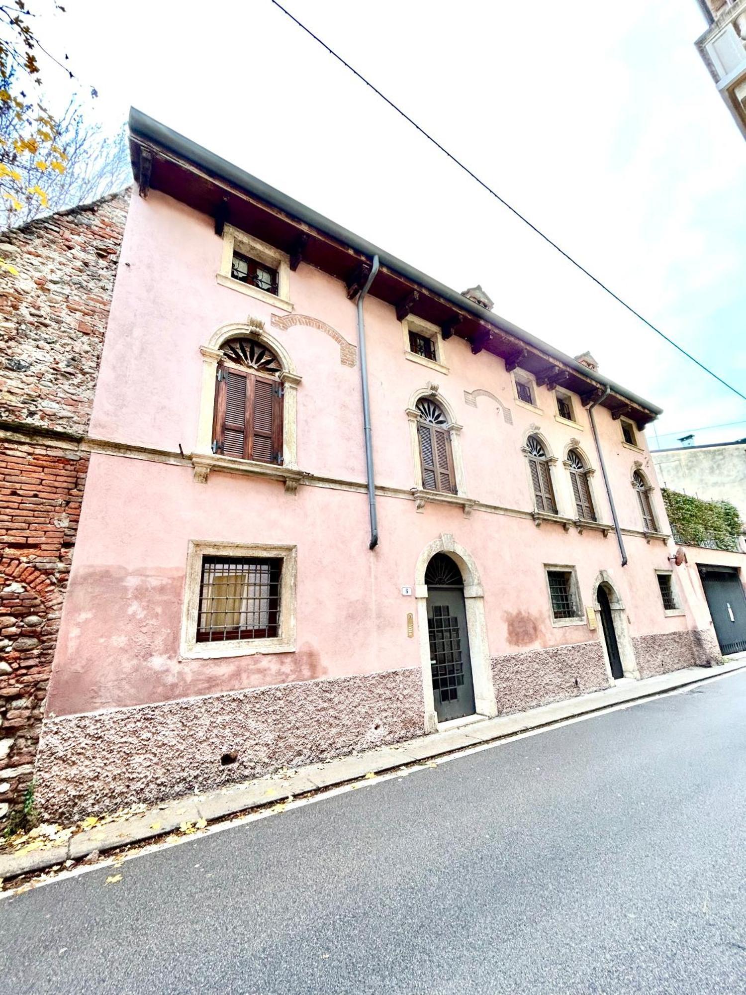 Rosso Verona Suite-Free Parking エクステリア 写真
